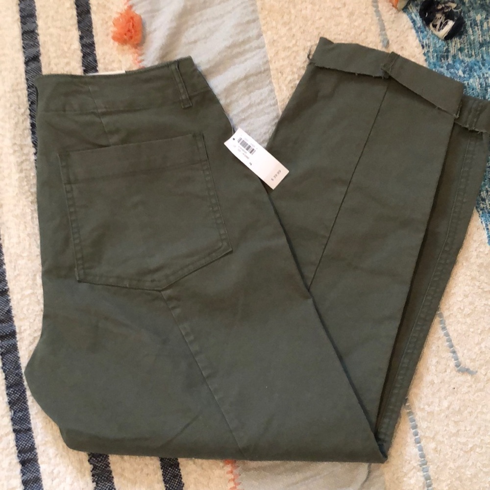 NWT OLD NAVY OLIVE CHINO PANTS- SIZE 2
